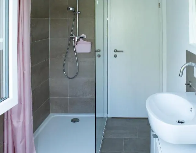 The Rocks - Mit Felsenpanorama *